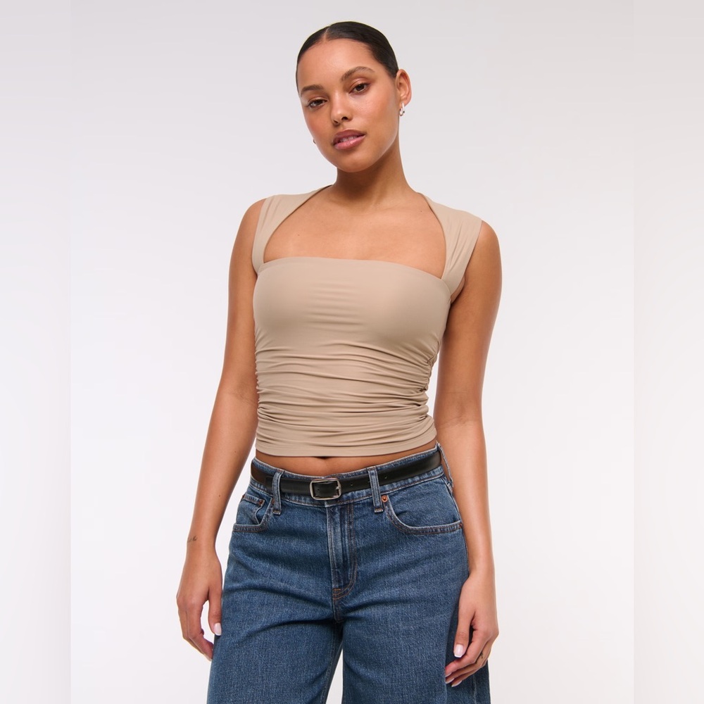 Abercrombie & Fitch Ava Soft Matte Seamless Top in Beige, size M - Picture 2 of 9